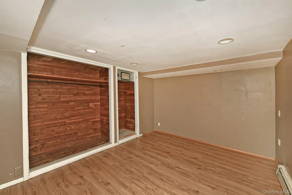 147 Brookside Drive Valley Stream NY 11581