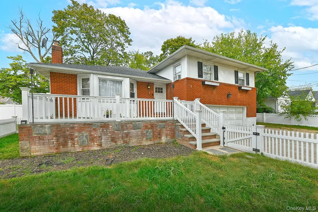 147 Brookside Drive Valley Stream NY 11581