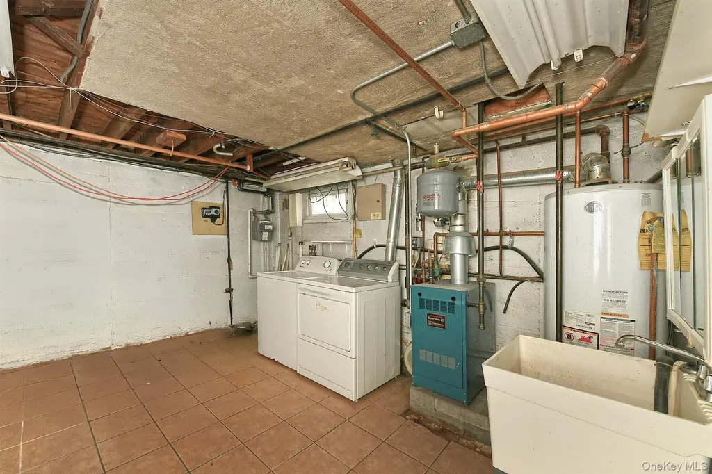147 Brookside Drive Valley Stream NY 11581