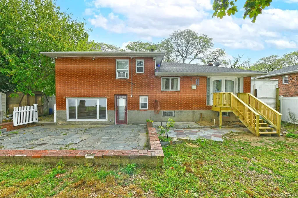 147 Brookside Drive Valley Stream NY 11581
