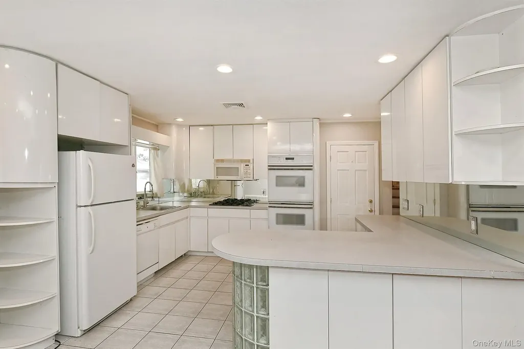 147 Brookside Drive Valley Stream NY 11581