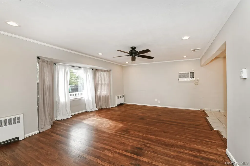 147 Brookside Drive Valley Stream NY 11581