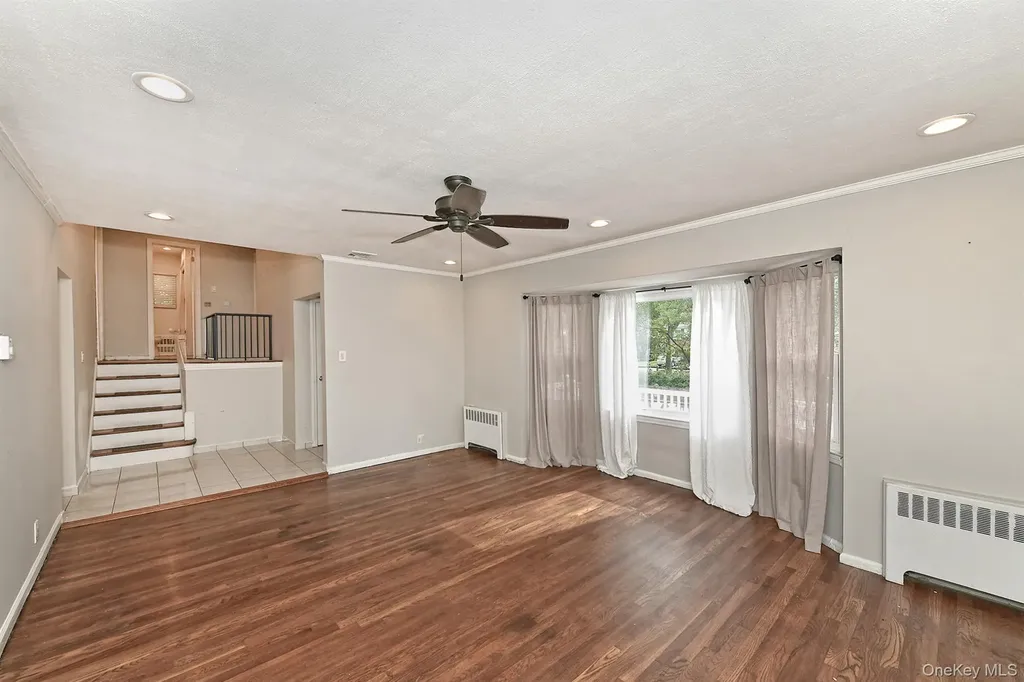 147 Brookside Drive Valley Stream NY 11581