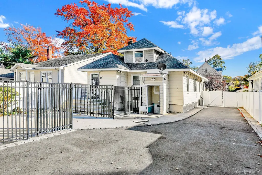 94 Woods Avenue Roosevelt NY 11575