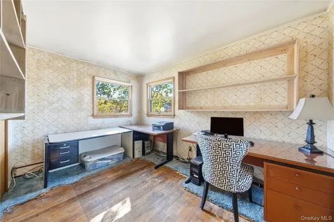 68 7th Street Bay Shore NY 11706