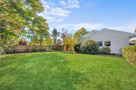 68 7th Street Bay Shore NY 11706