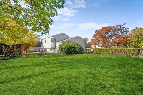 68 7th Street Bay Shore NY 11706