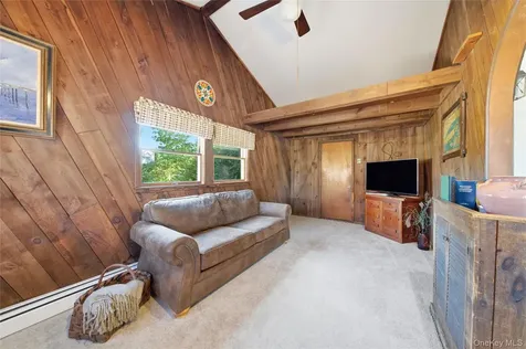 68 7th Street Bay Shore NY 11706