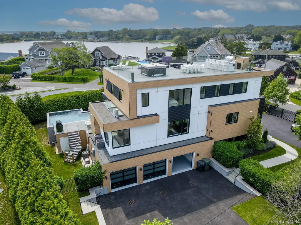 8 Middle Pond Lane Southampton NY 11968