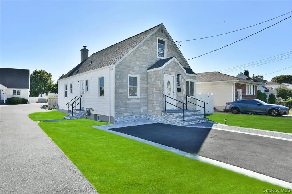 461 Pinebrook Avenue West Hempstead NY 11552