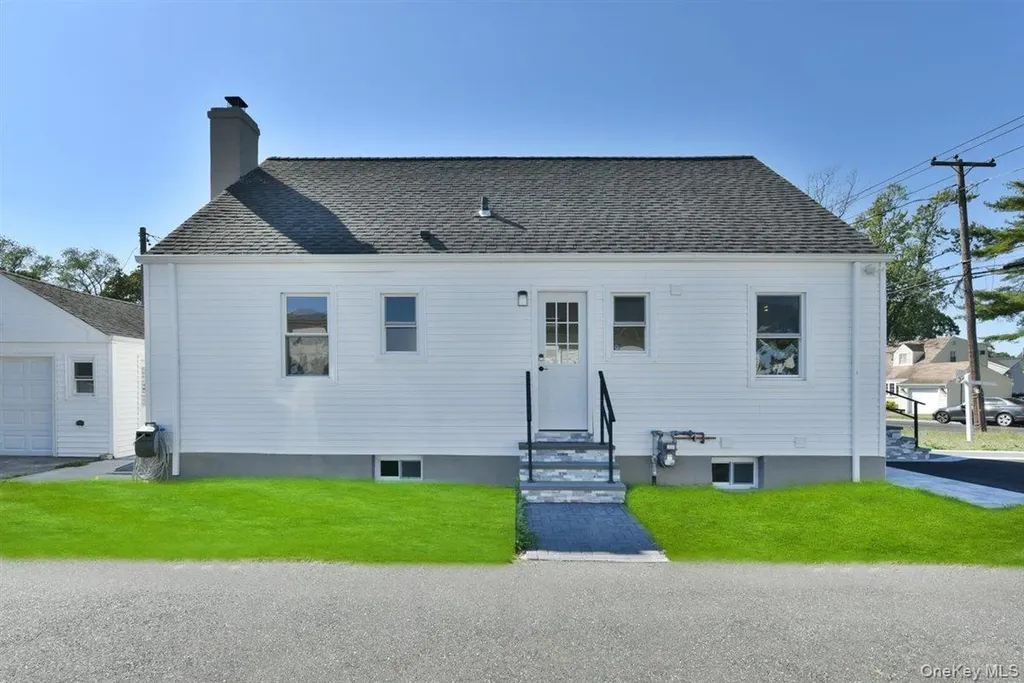 461 Pinebrook Avenue West Hempstead NY 11552
