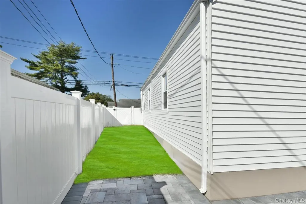 461 Pinebrook Avenue West Hempstead NY 11552