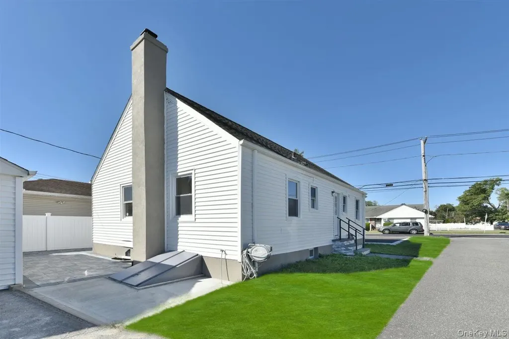 461 Pinebrook Avenue West Hempstead NY 11552