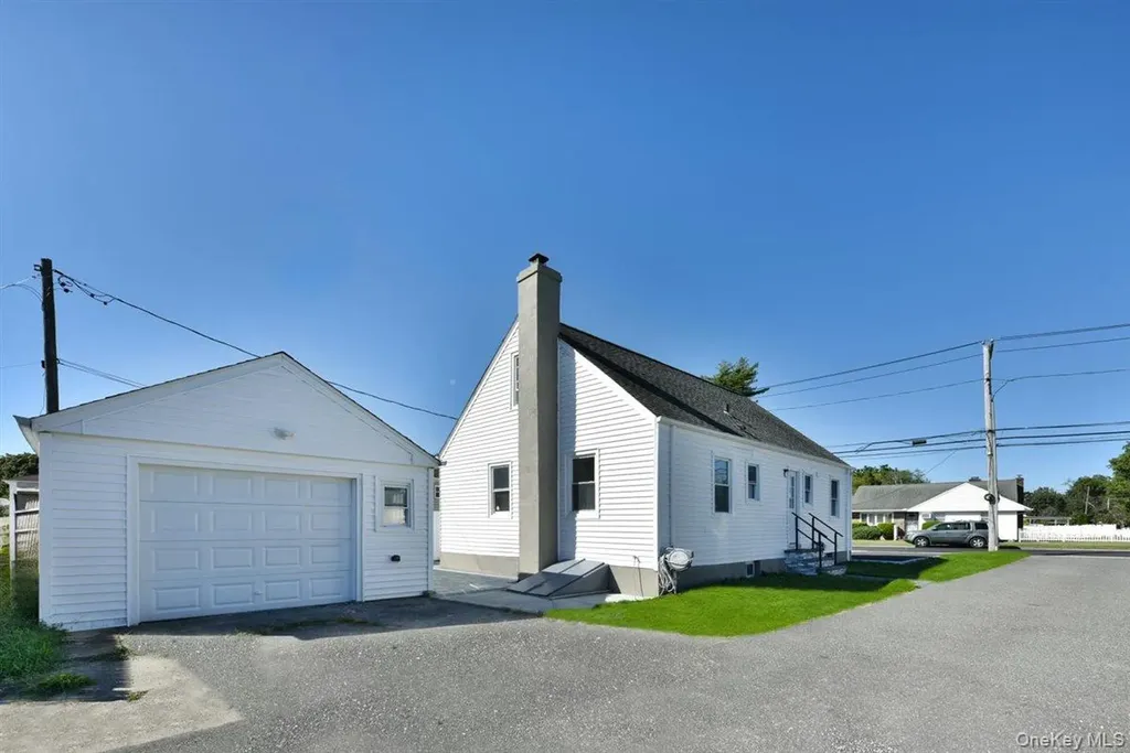 461 Pinebrook Avenue West Hempstead NY 11552