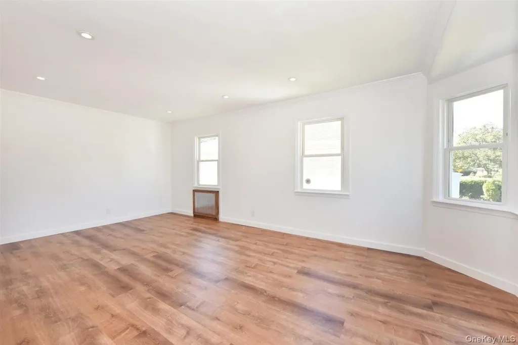 461 Pinebrook Avenue West Hempstead NY 11552