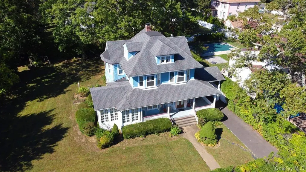 101 Wallace Street Freeport NY 11520