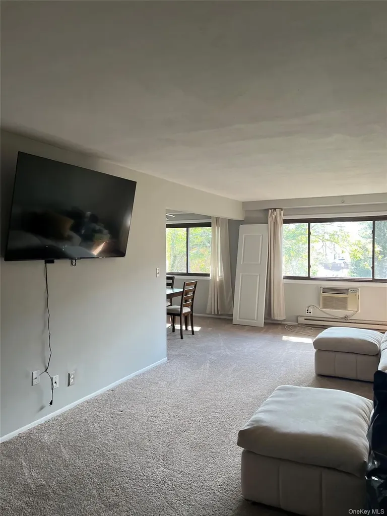 10 Oakwood Terrace New Windsor NY 12553
