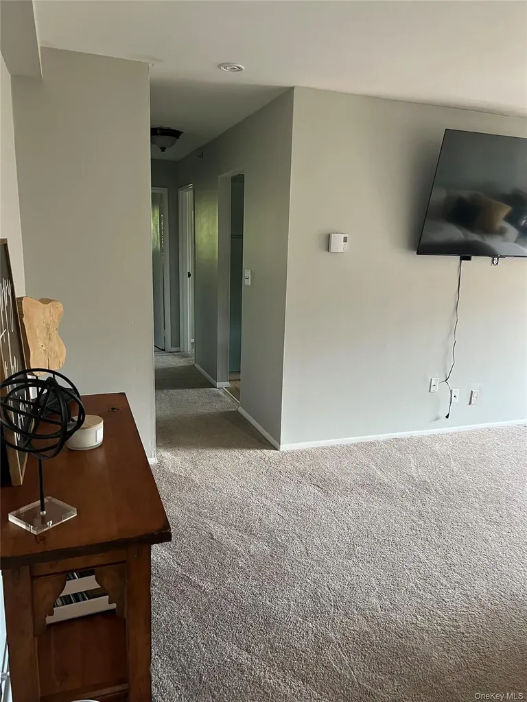 10 Oakwood Terrace New Windsor NY 12553