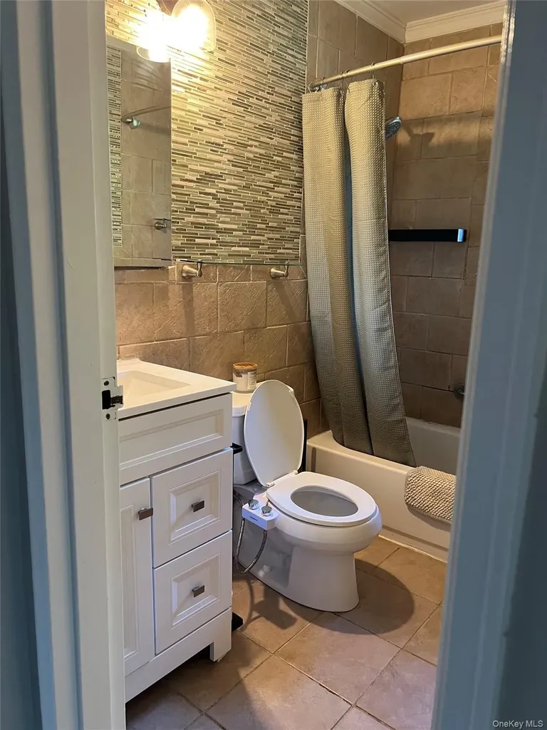 10 Oakwood Terrace New Windsor NY 12553