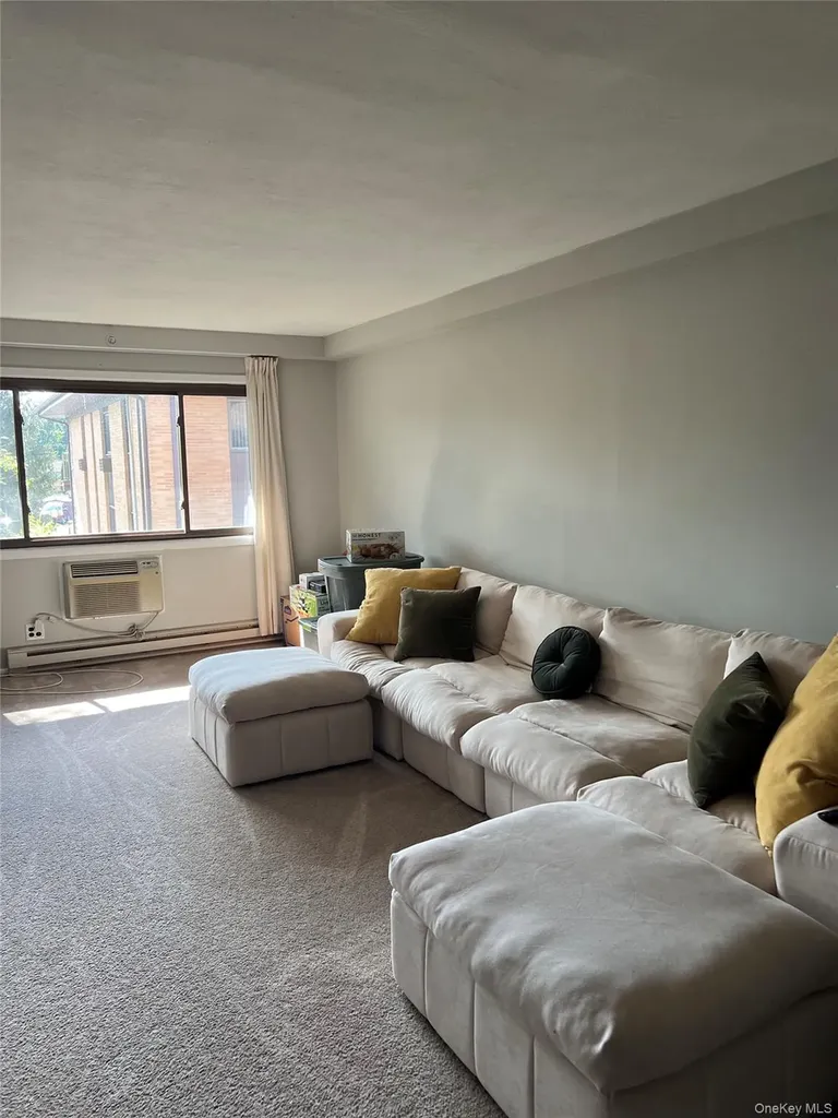 10 Oakwood Terrace New Windsor NY 12553