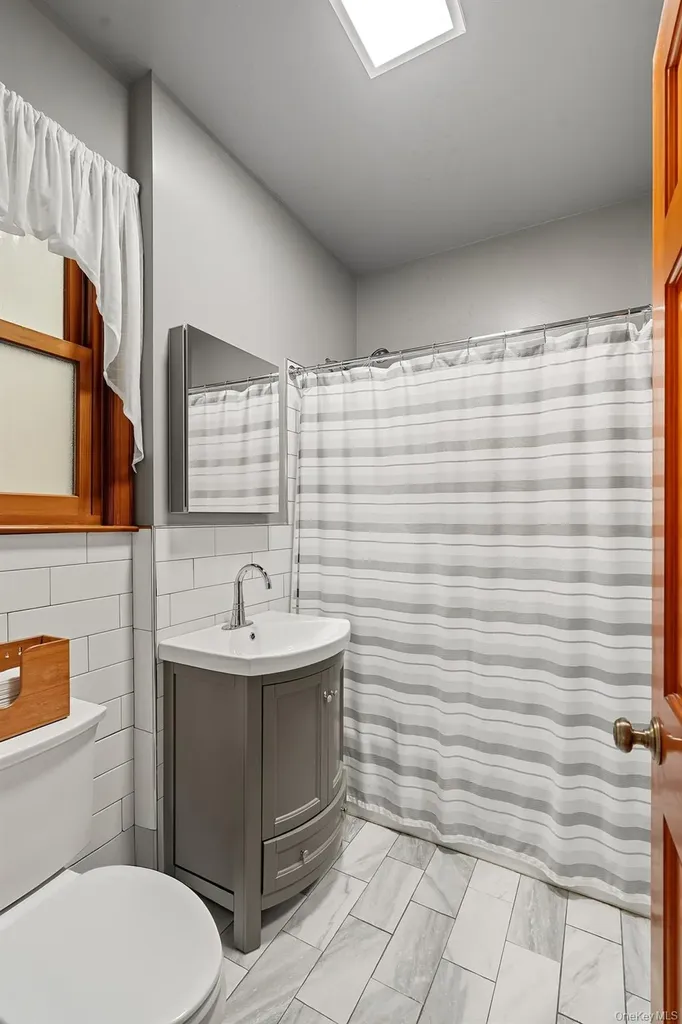 1444 Gillespie Avenue Bronx NY 10461