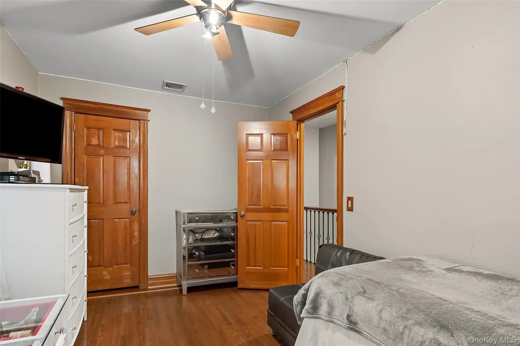 1444 Gillespie Avenue Bronx NY 10461