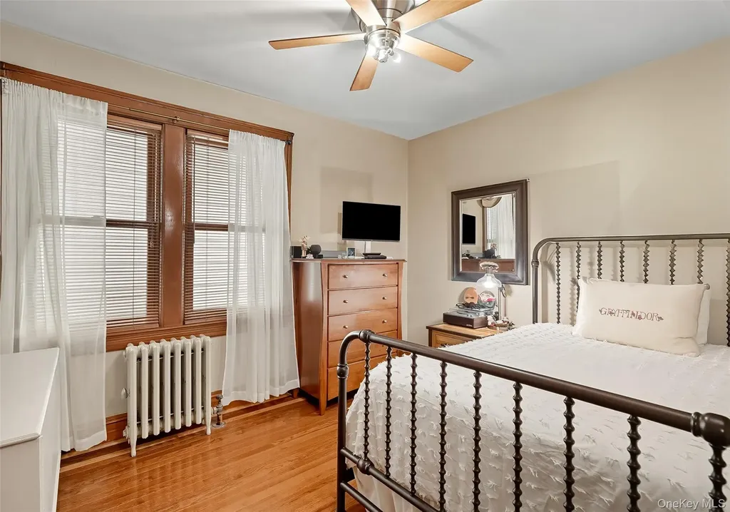 1444 Gillespie Avenue Bronx NY 10461