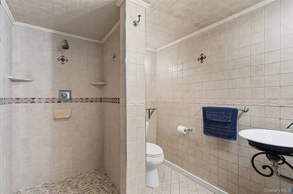 1444 Gillespie Avenue Bronx NY 10461