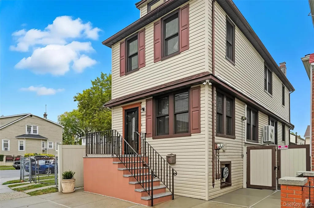 1444 Gillespie Avenue Bronx NY 10461