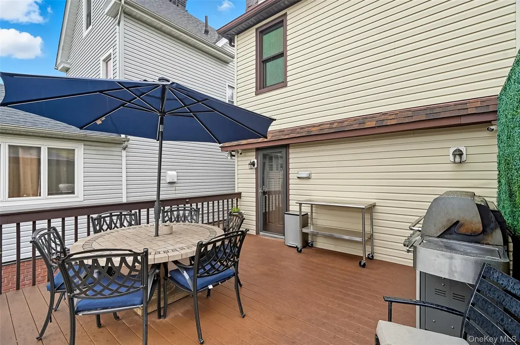 1444 Gillespie Avenue Bronx NY 10461