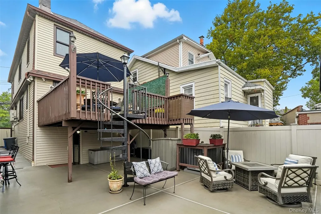 1444 Gillespie Avenue Bronx NY 10461