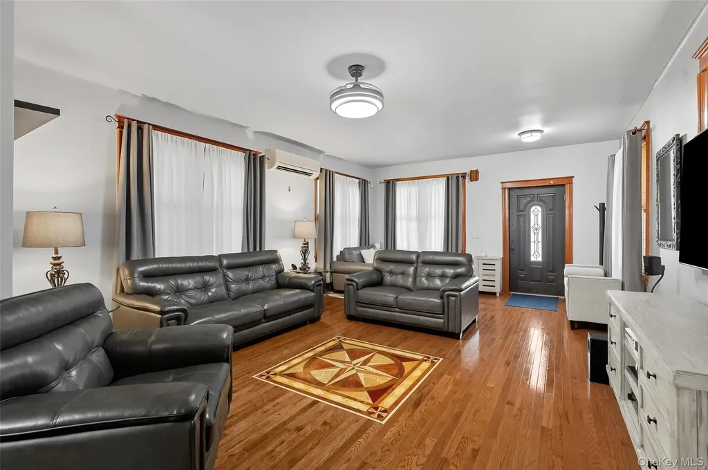 1444 Gillespie Avenue Bronx NY 10461