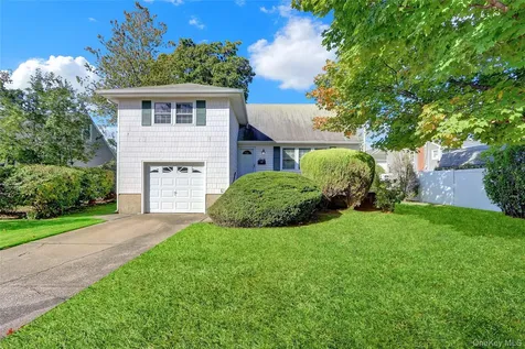 60 Elizabeth Drive Bethpage NY 11714