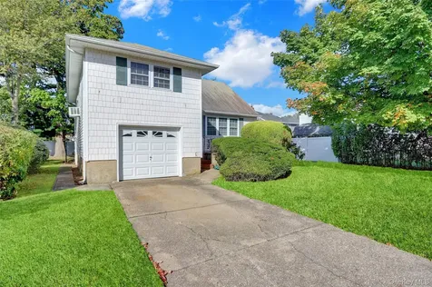 60 Elizabeth Drive Bethpage NY 11714