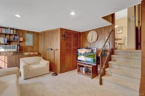 60 Elizabeth Drive Bethpage NY 11714