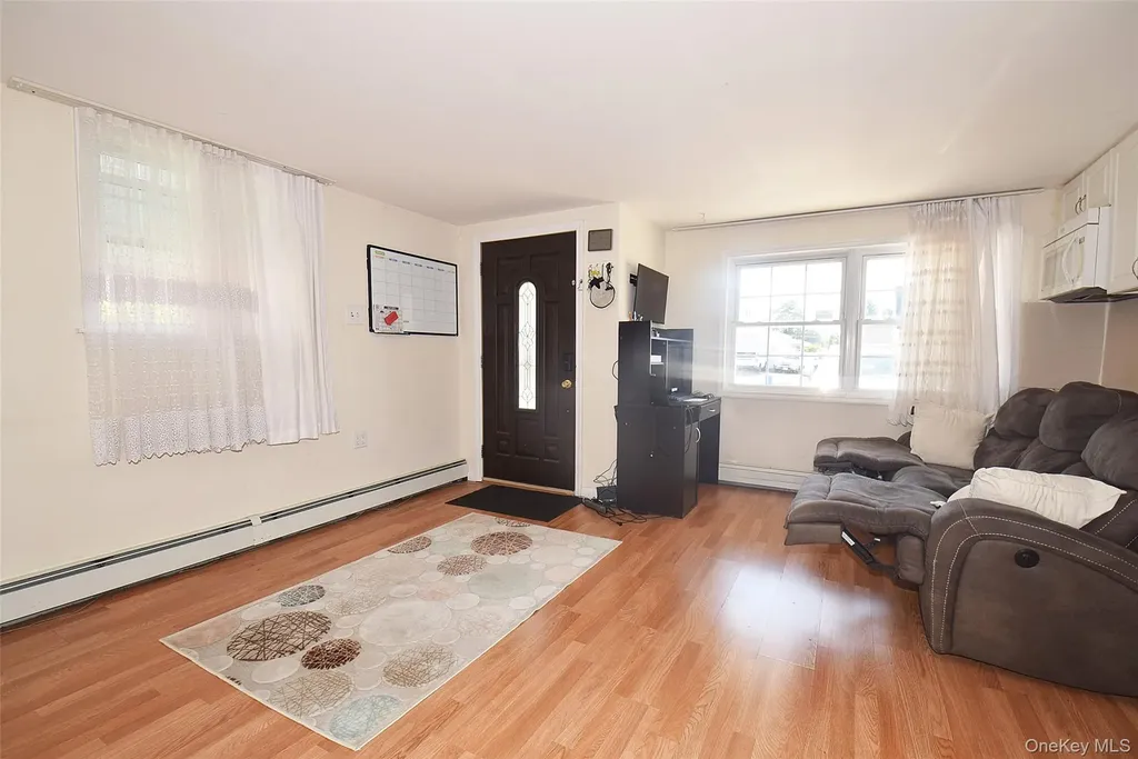 436 Herzel Boulevard West Babylon NY 11704