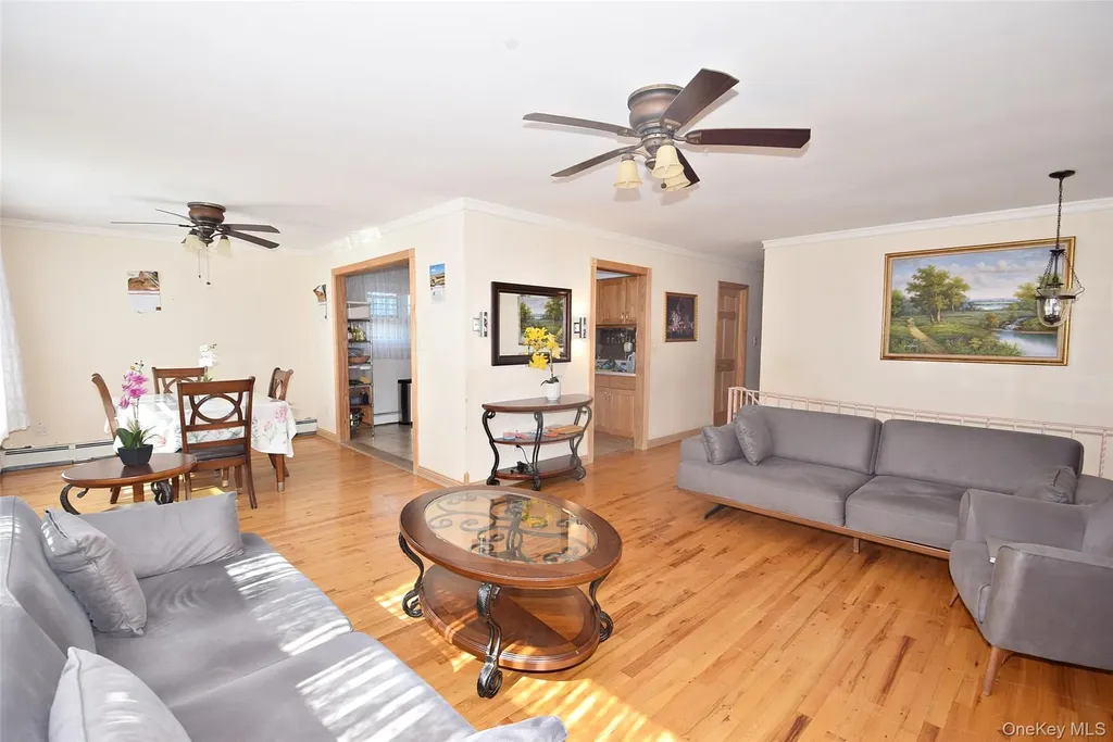 436 Herzel Boulevard West Babylon NY 11704