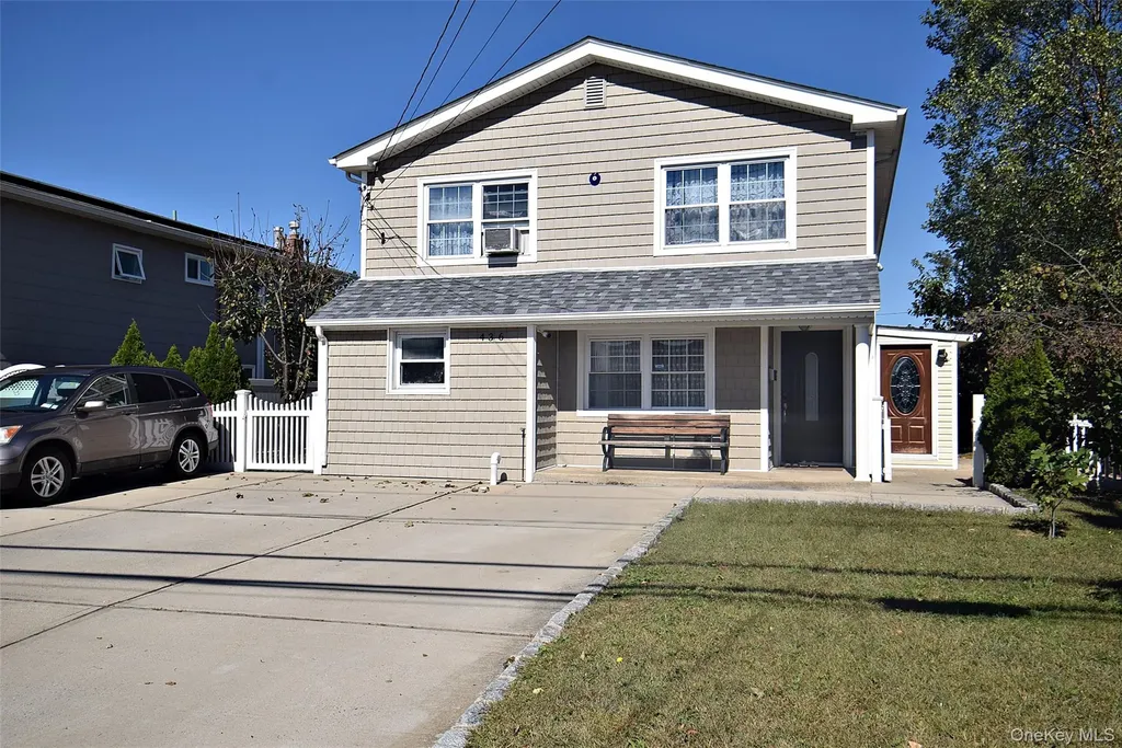 436 Herzel Boulevard West Babylon NY 11704