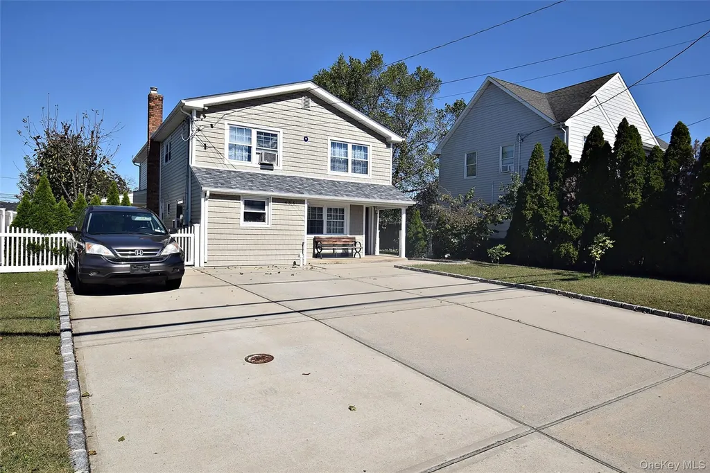 436 Herzel Boulevard West Babylon NY 11704