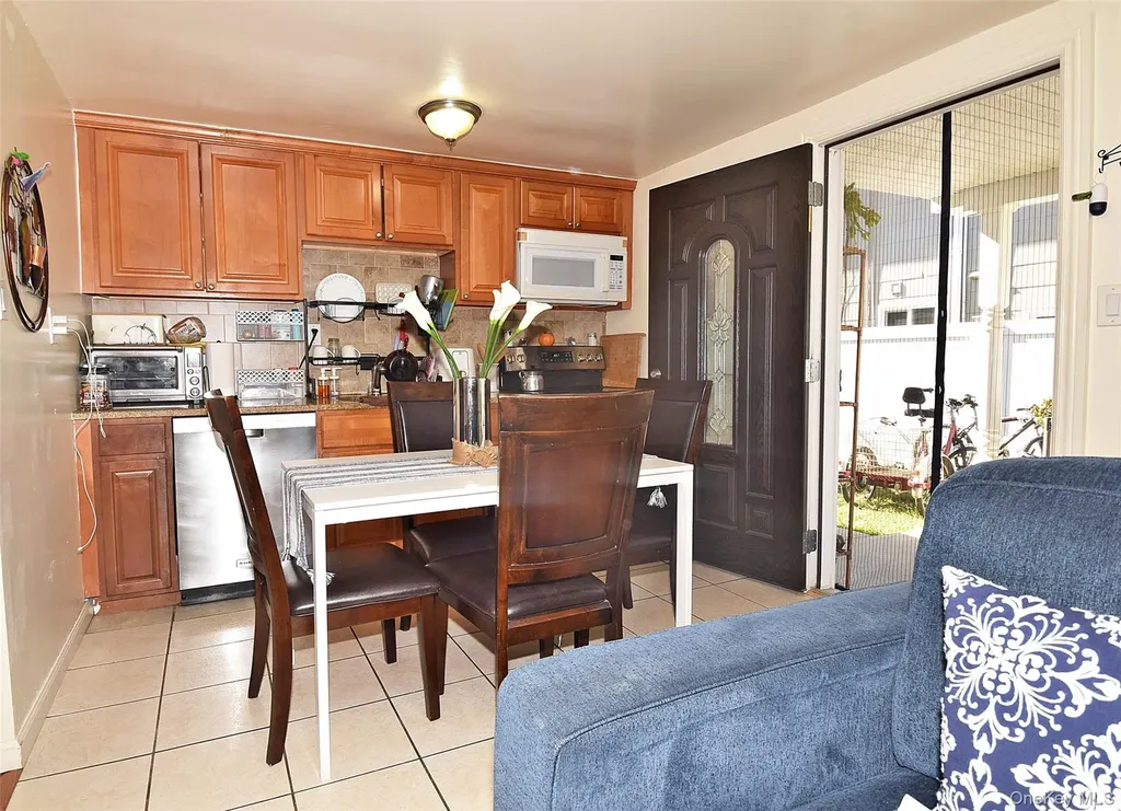 436 Herzel Boulevard West Babylon NY 11704