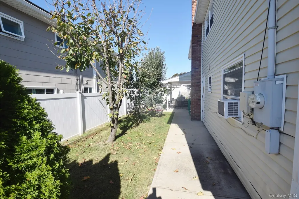 436 Herzel Boulevard West Babylon NY 11704