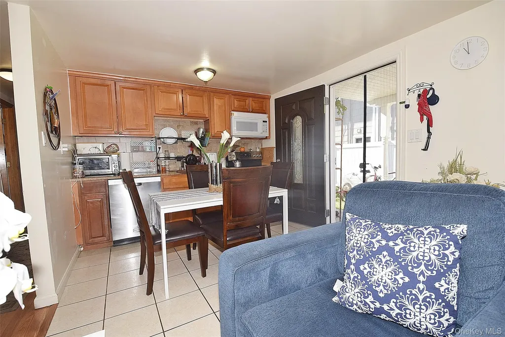 436 Herzel Boulevard West Babylon NY 11704