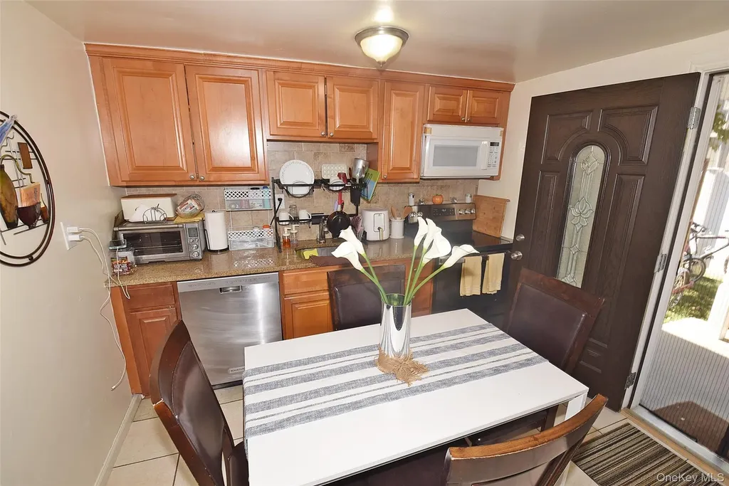 436 Herzel Boulevard West Babylon NY 11704