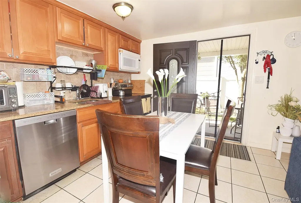 436 Herzel Boulevard West Babylon NY 11704
