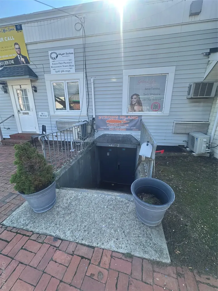 3 Crescent Street Hewlett NY 11557