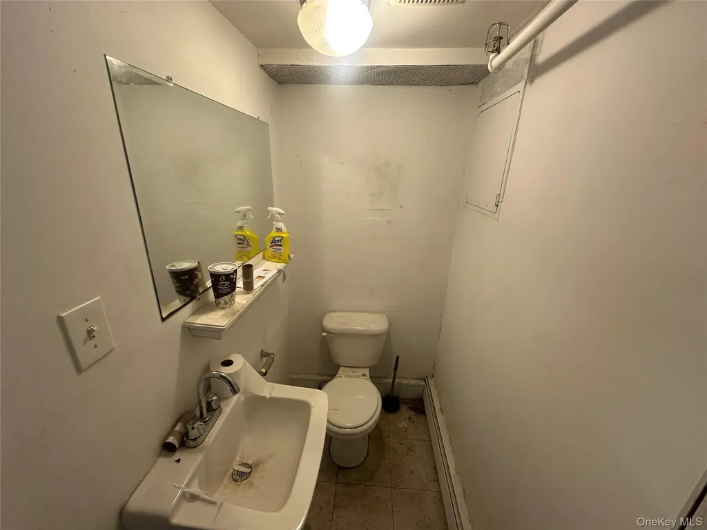 3 Crescent Street Hewlett NY 11557