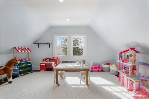 17 Linden Avenue Larchmont NY 10538