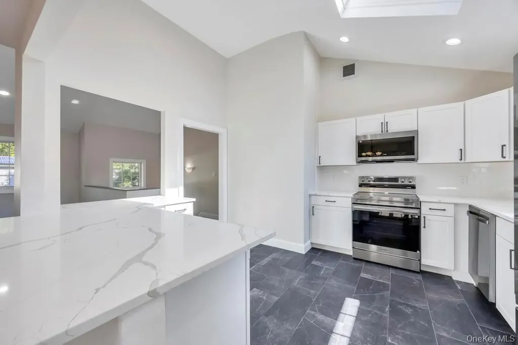 2 Pearl Place Greenlawn NY 11740