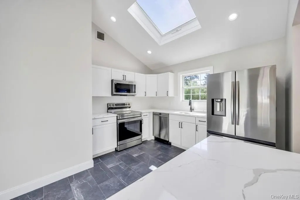 2 Pearl Place Greenlawn NY 11740