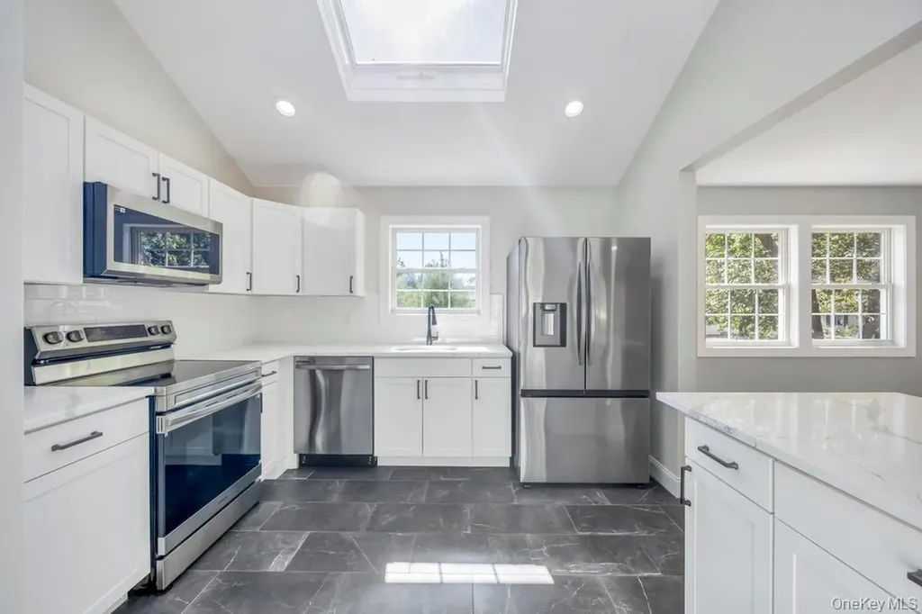 2 Pearl Place Greenlawn NY 11740